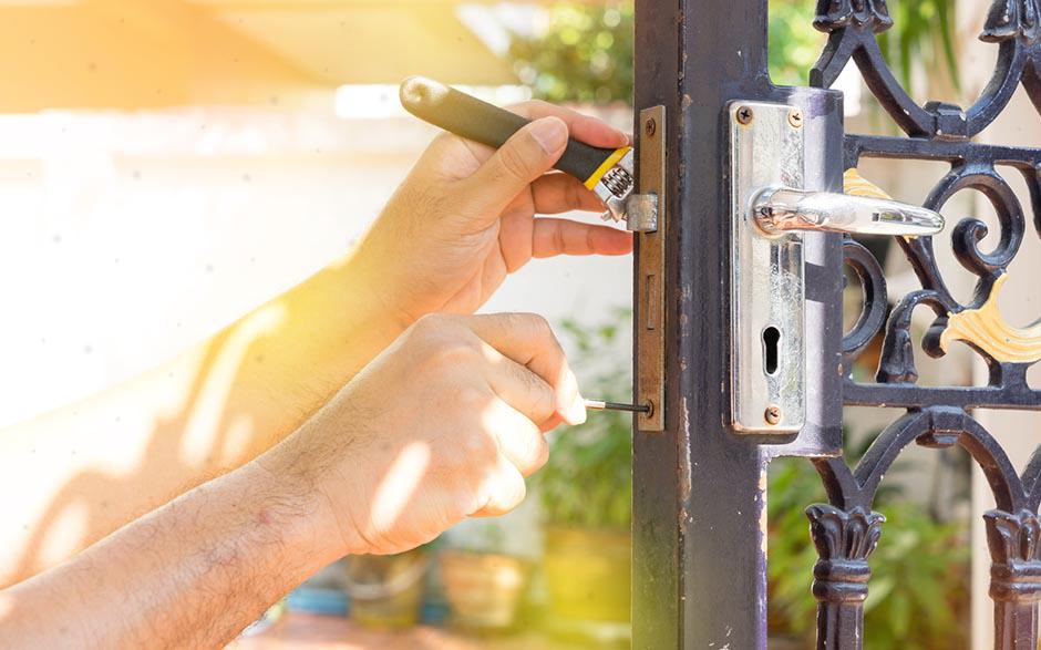 prix d'un serrurier pour ouvrir une porte Vauréal