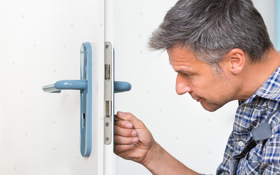 prix d'un serrurier pour ouvrir une porte Vauréal